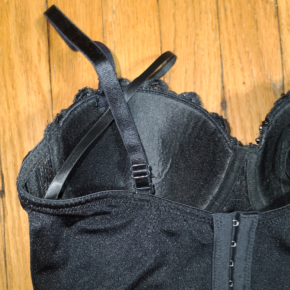 Bustier - Picture 6 of 7